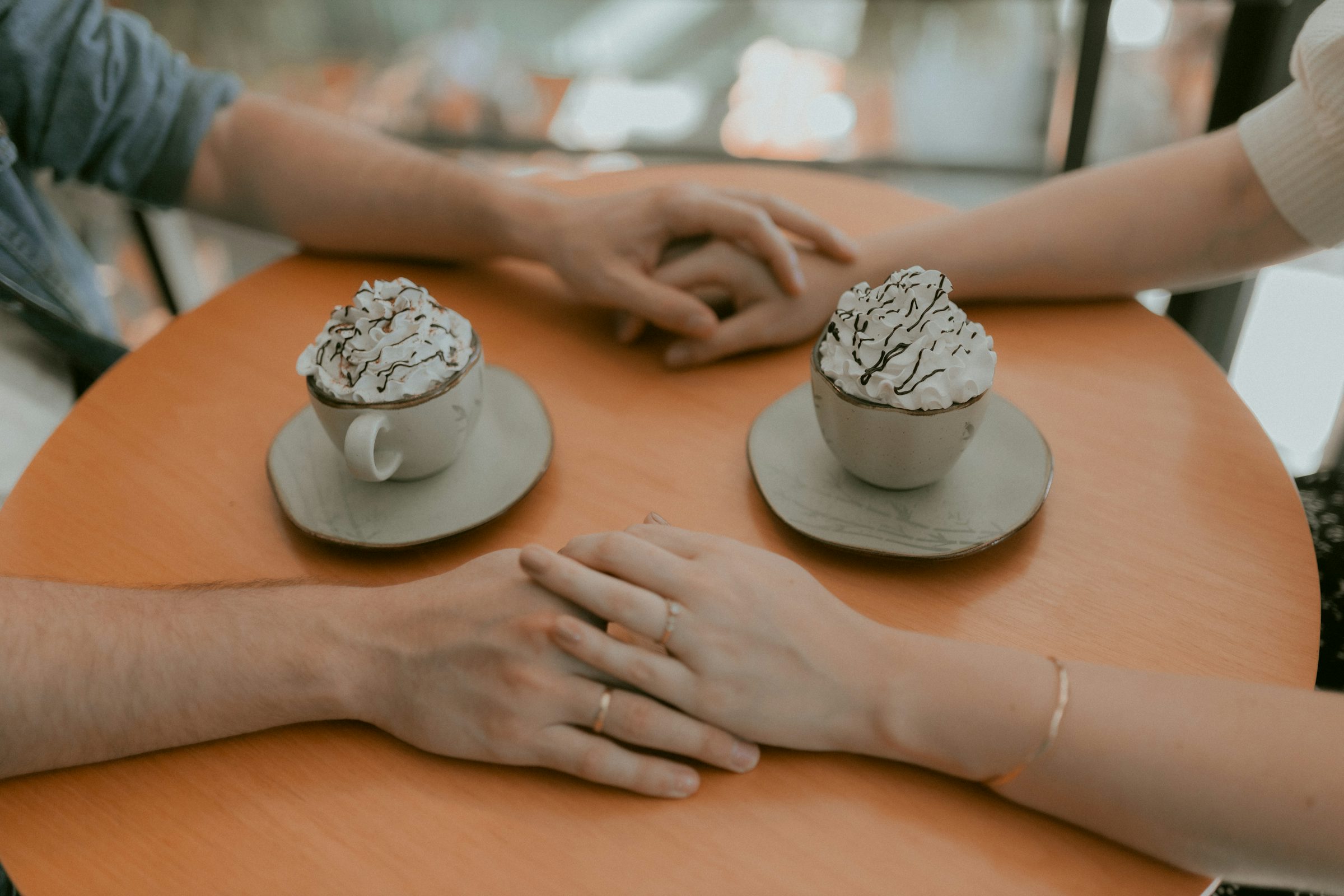 Premier contact discret: conseils pratiques